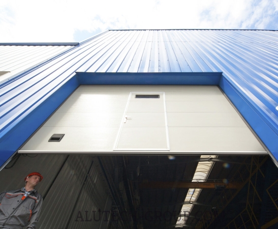 Промышленные ворота Алютех Protrend в Курганинске